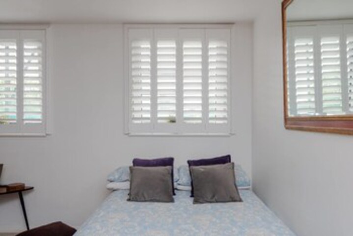 Room 4 of 10