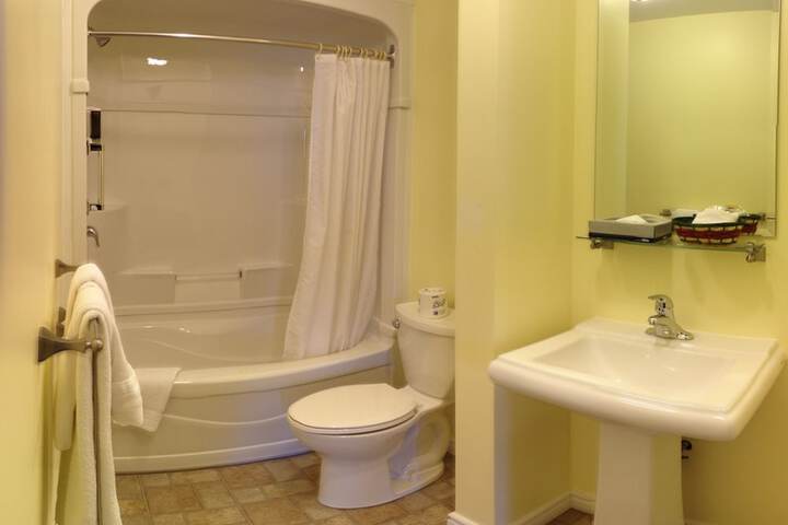 Room 8 of 42