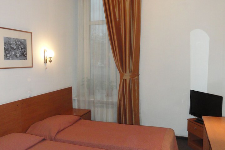 Room 3 of 39
