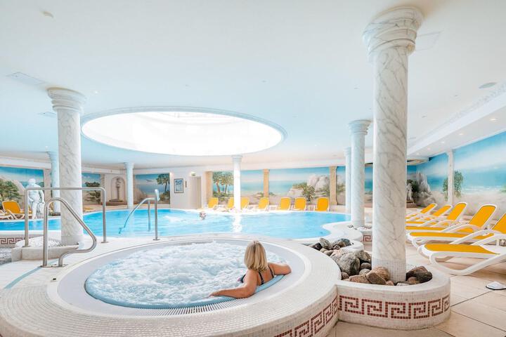 Hotel with Pool