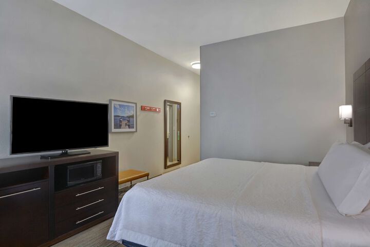 Room 14 of 60