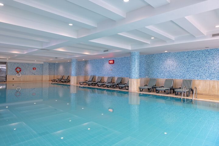 Hotel with Pool