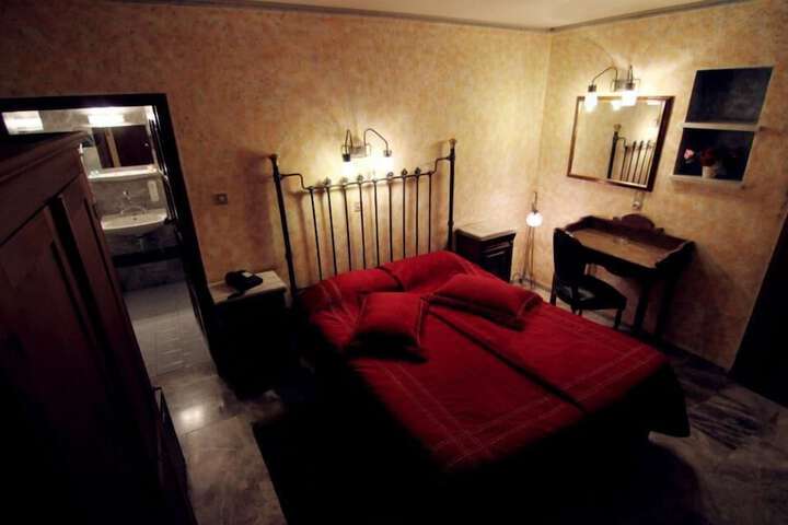 Room 7 of 50