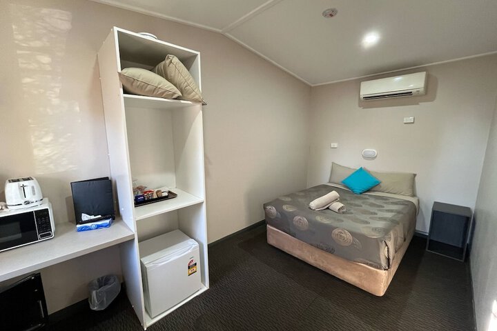 Room 4 of 27