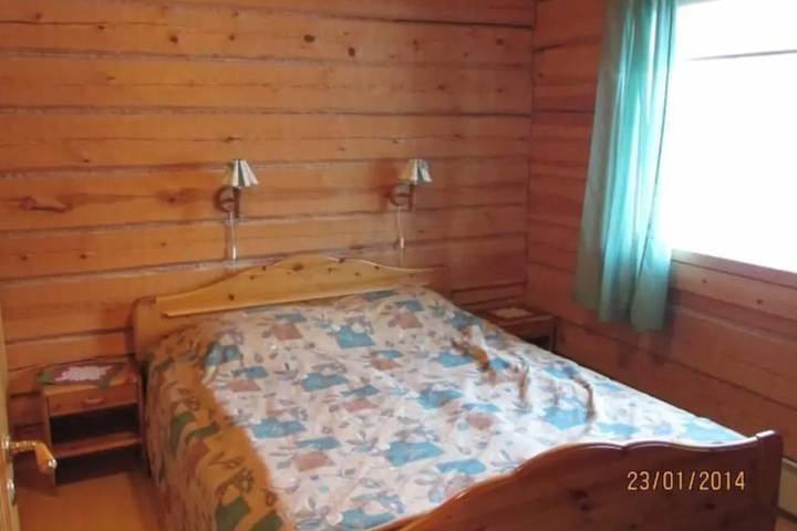 Room 2 of 10