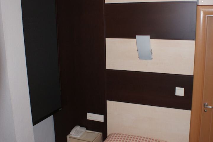 Room 7 of 46