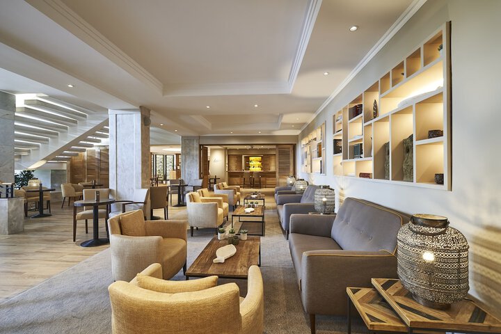 Lounge 57 of 64