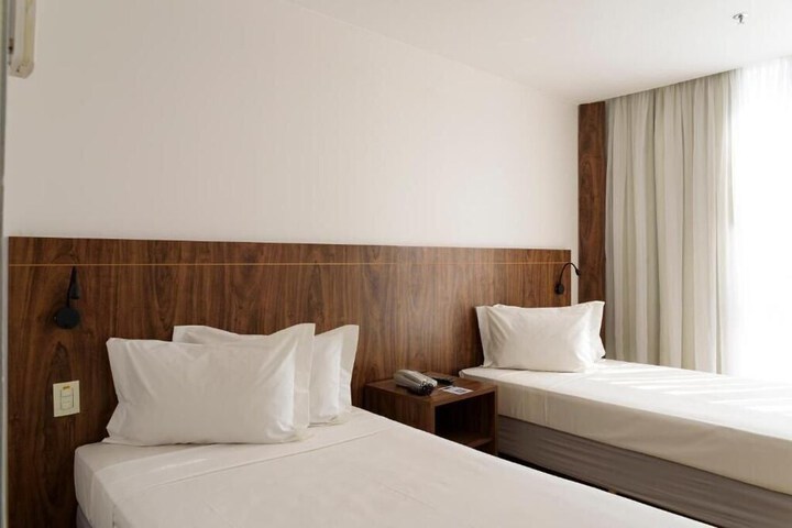 Room 17 of 39