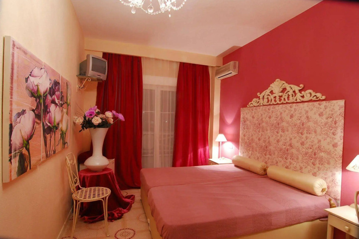 Room 4 of 27