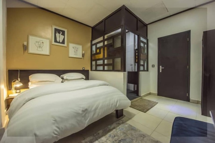 Room 2 of 16
