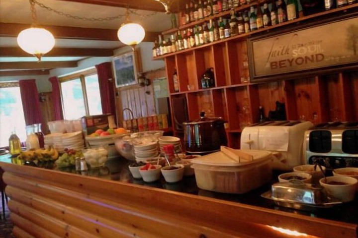 Breakfast/Coffee Service 37 of 43