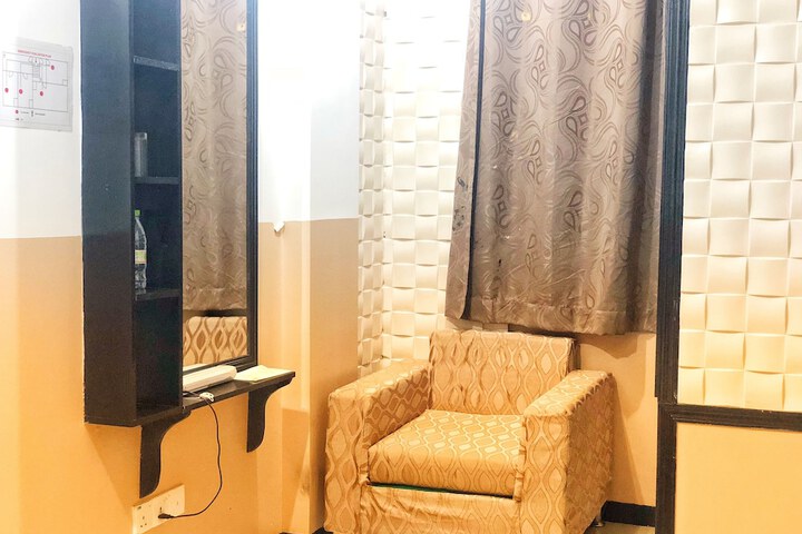 Room 9 of 28
