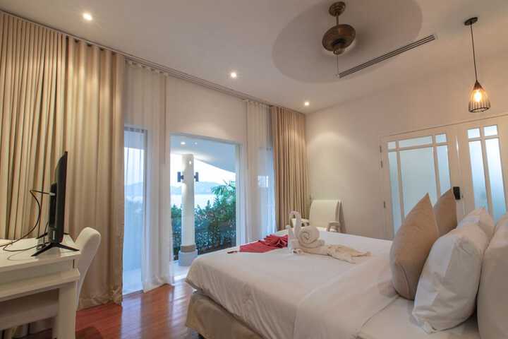 Room 15 of 144