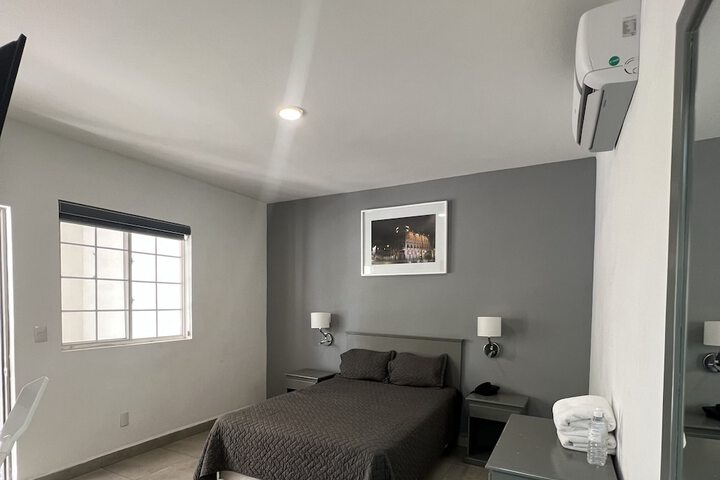Room 8 of 18
