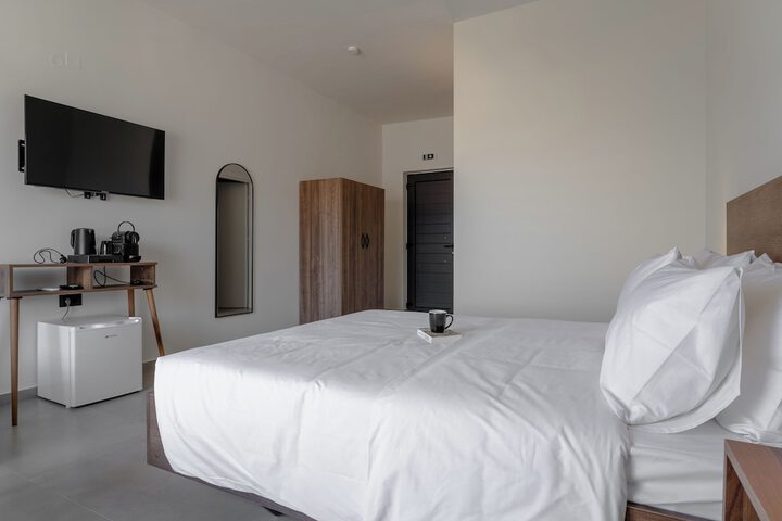 Room 3 of 78