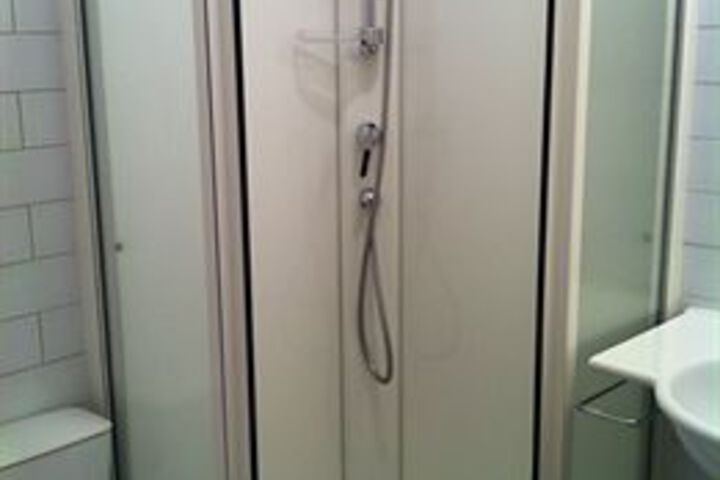 Room 7 of 18