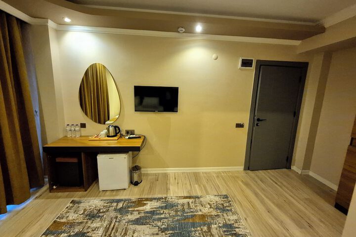 Room 27 of 58