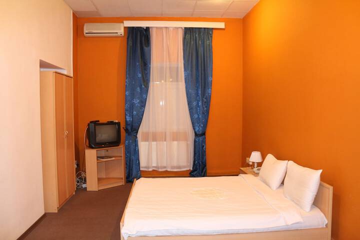Room 11 of 31