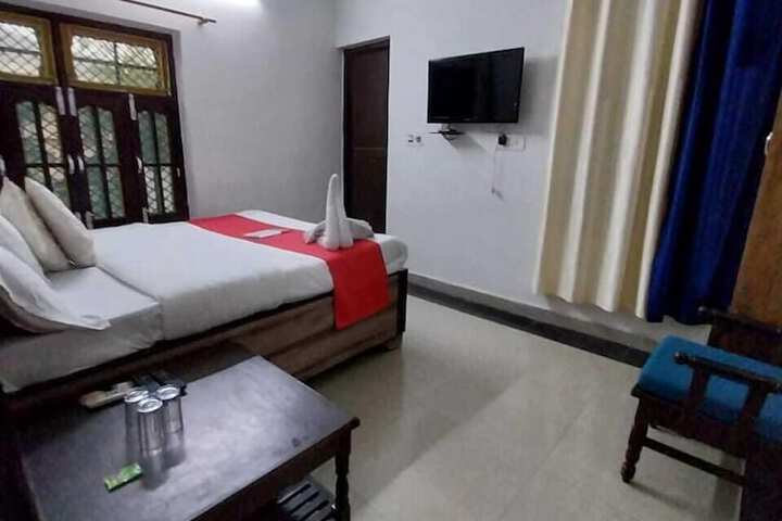Room 27 of 48