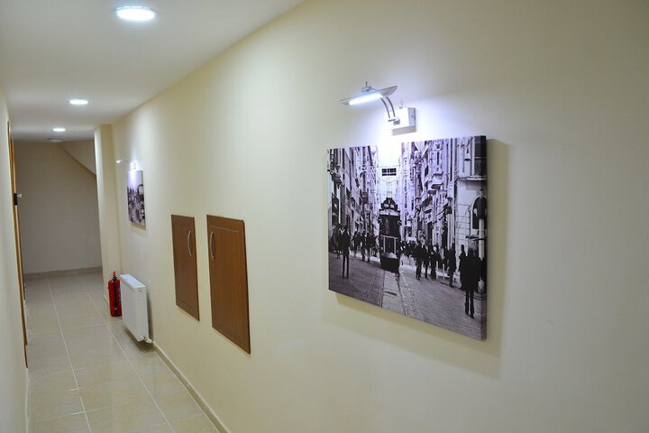 Ballroom/Hall 24 of 30