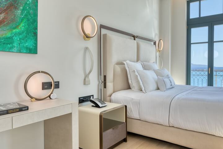 Room 14 of 115