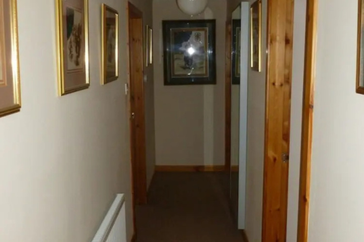 Room 7 of 13