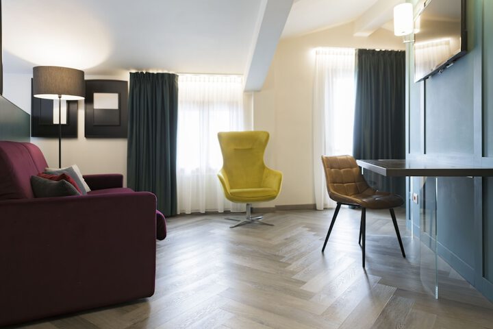 Room 15 of 47