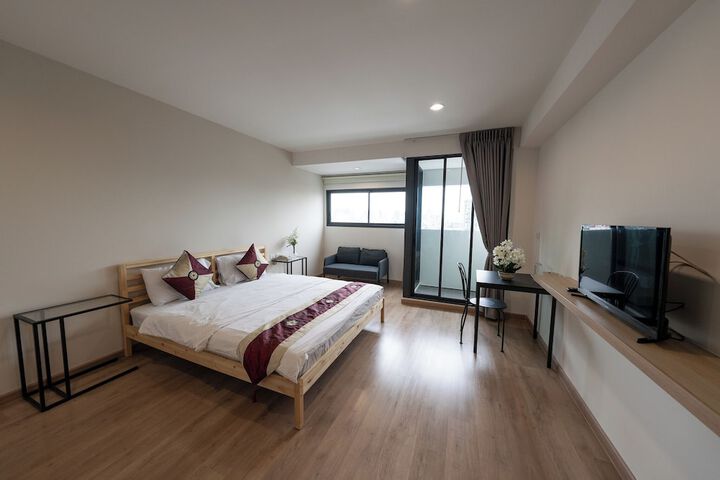Room 10 of 17