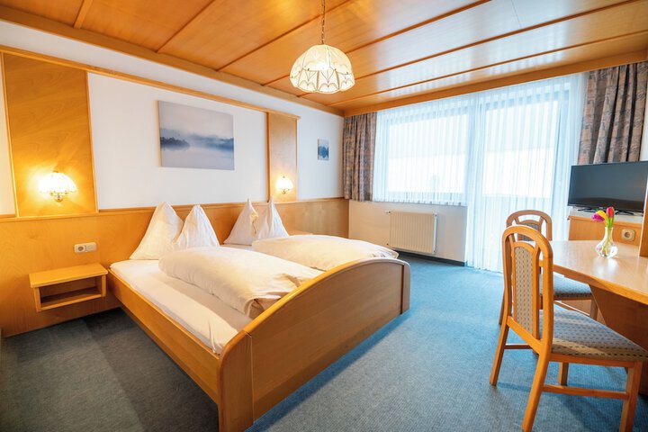 Room 5 of 34