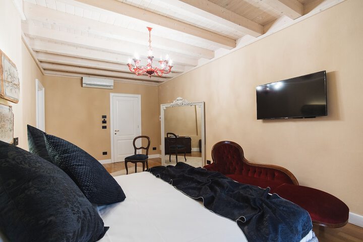 Room 17 of 149