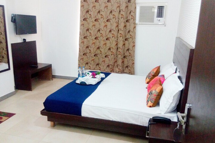 Room 6 of 19