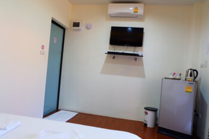 Room 15 of 16