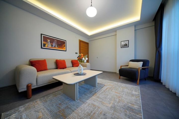 Room 4 of 12