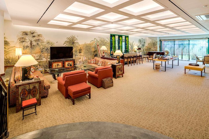 Guest Lobby