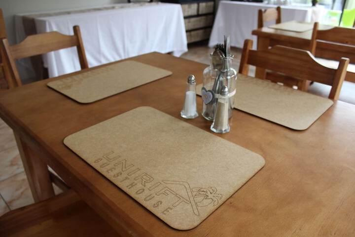 Dining 4 of 16