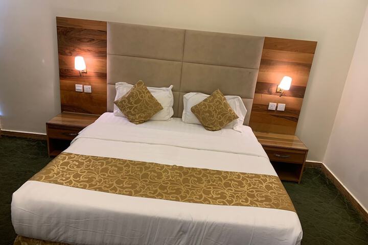Room 8 of 19