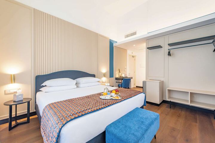 Room 46 of 111