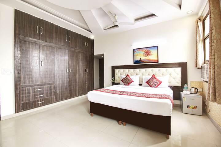 Room 18 of 52