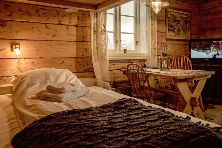 Room 4 of 142