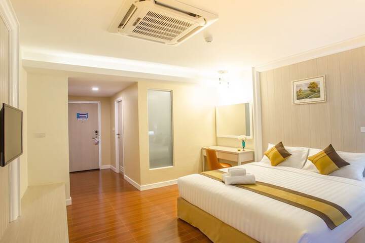 Room 20 of 102