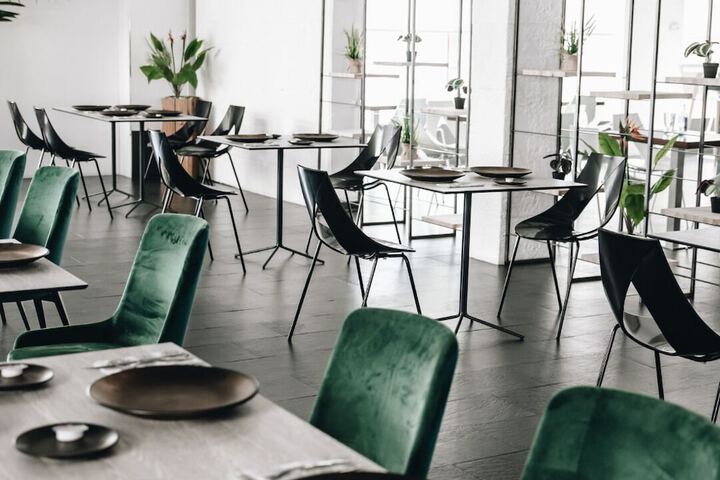 Dining 8 of 9