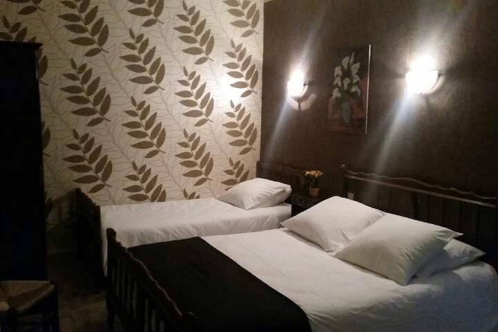 Room 3 of 31