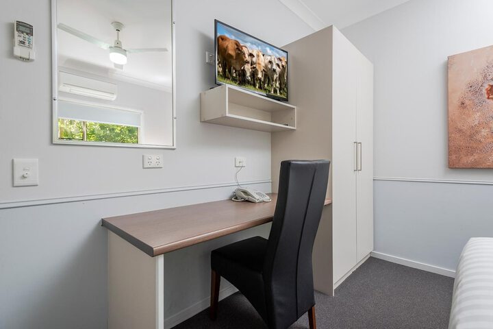 Room 15 of 27