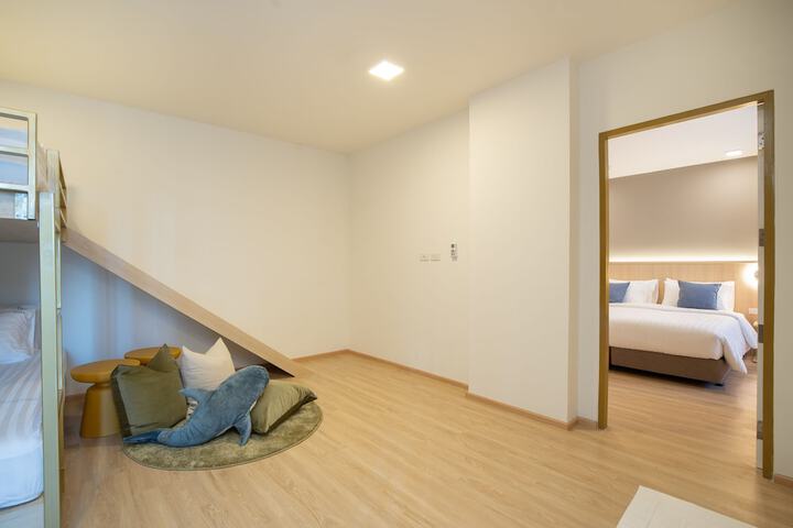 Room 28 of 85