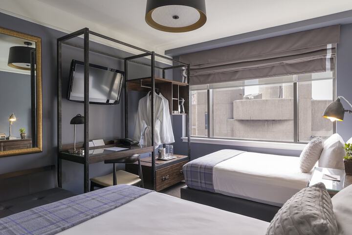 Room 18 of 37