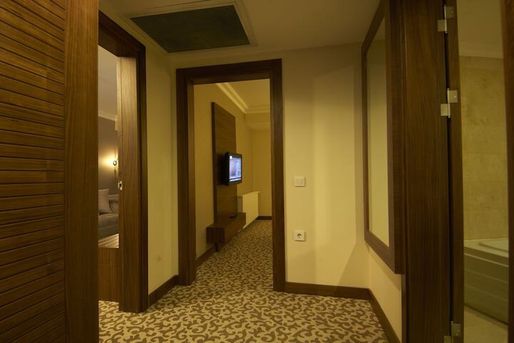 Room 9 of 67
