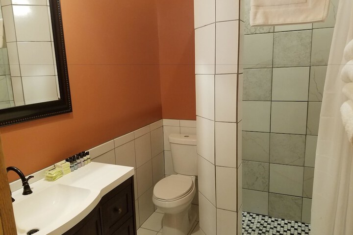 Room 51 of 77