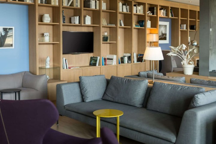 Guest Lobby