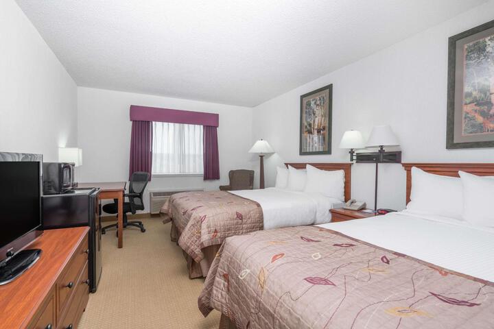1 King Bed (7 of 10)