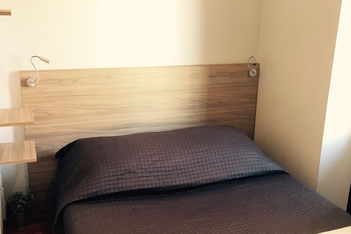 Room 11 of 35
